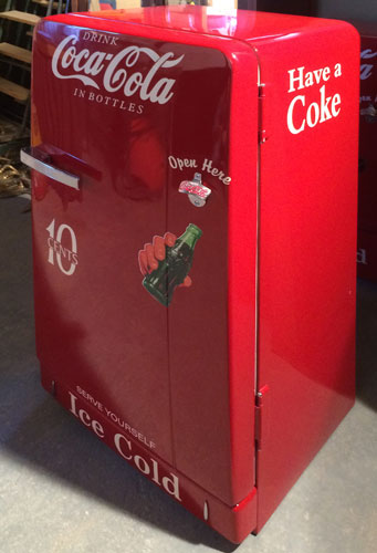 Nevera Coca-Cola antigua recuperada